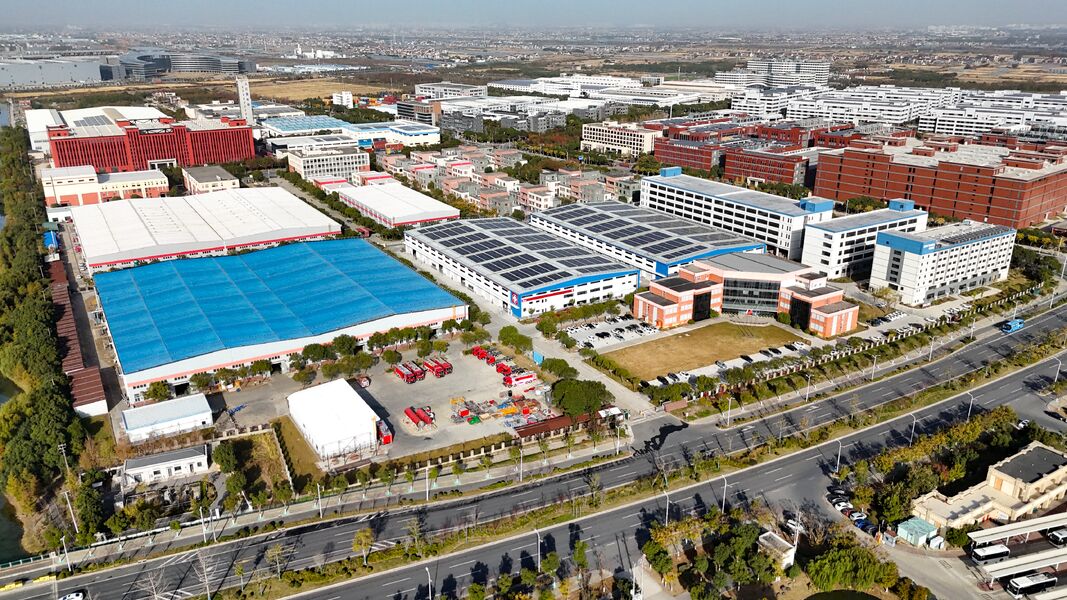 Shanghai Jindun special vehicle Equipment Co., Ltd factory production line