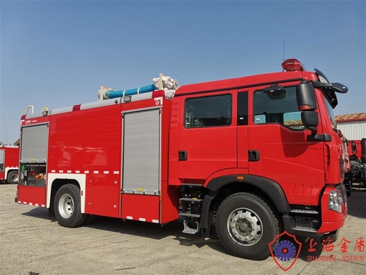 Industrial Water Foam Fire Truck Double Cabin Chassis 4 × 2 Drive