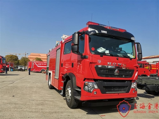 8000 Litre Manual Gear Water Foam Fire Fighting Engines With Huge Extinguishant