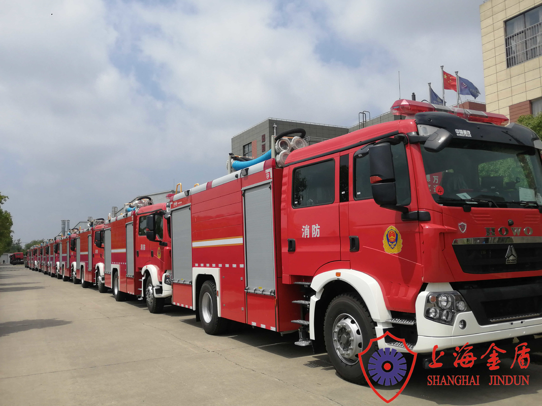 Howo Chassis 4×2 Drive Fire Fighting Vehicles With Manual Control Monitor