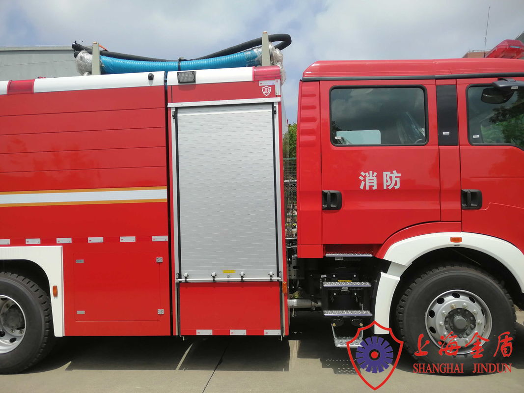 Howo Chassis 4×2 Drive Fire Fighting Vehicles With Manual Control Monitor