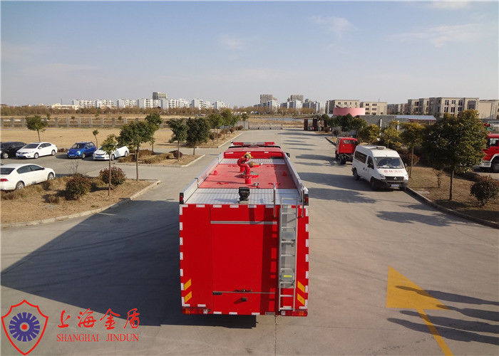 Six Seats China Chassis 6x4 Drive Departure Angle 12 Degree Foam Fire Truck