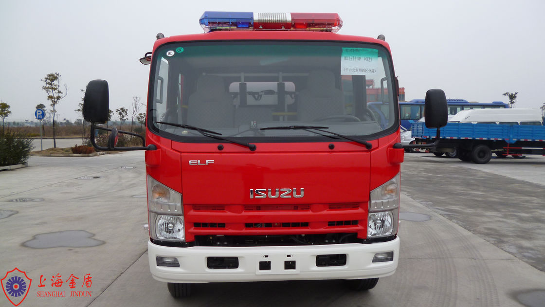 135kw 3500L Tank Capacity Foam Fire Truck Firefighting Throw Range Over 50 Meters