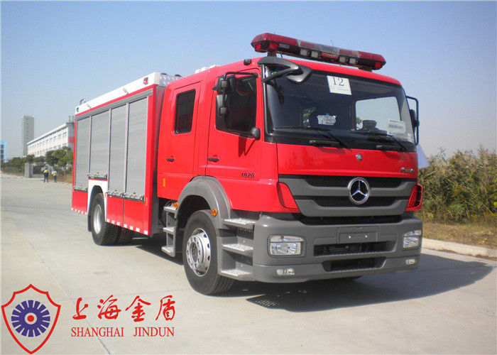 Benz Chassis Six Seats Foam Fire Truck Wheelbase 4500mm With Air Conditioner