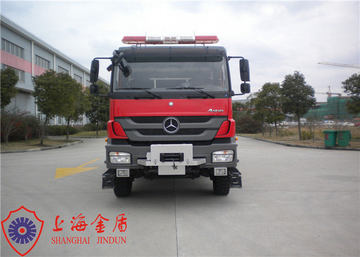 Six Seats Emergency Fire Pumper Truck , Direct Injection Engine Industrial Fire Truck