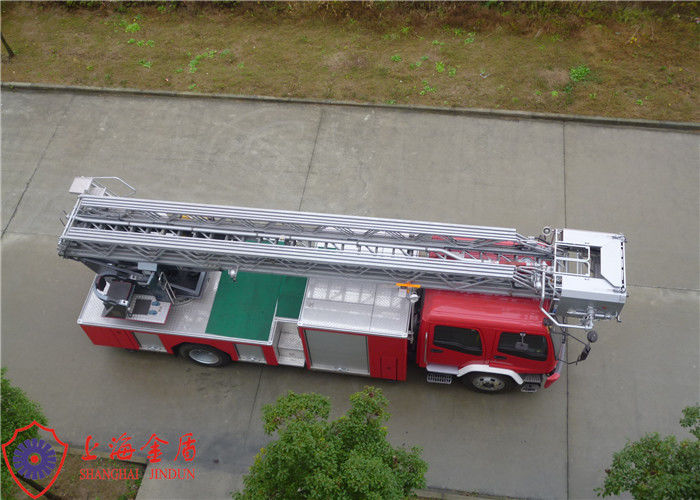 Four Door Structure Fire Engine Ladder Truck ISUZU Chassis With 200L Fuel Tank