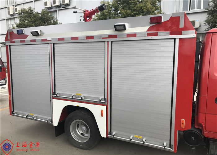 2000Kg Capacity Water Tanker Fire Truck 4x2 Drive with Pump Flows 30L/s