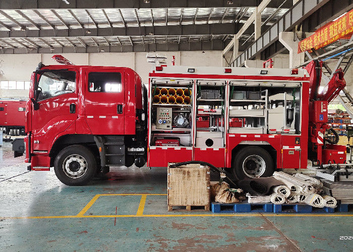 Emergency Rescue Fire Truck with 98 pcs equipment and 6.5 Meters Lift Lighting