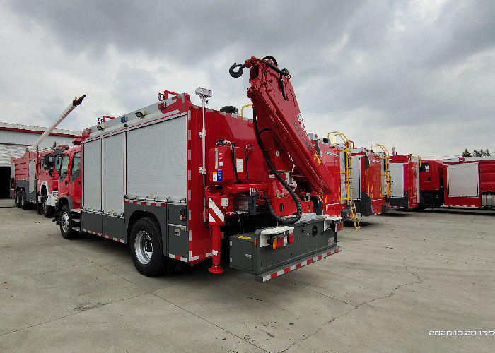 Diesel 100Km/H Q235A Emergency Rescue Fire Truck with 5000kg Lifting Crane