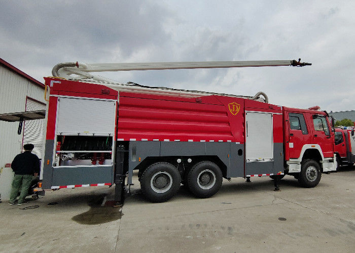 206Kw 4x2 Drive Manual Transmission Water Tanker Fire Truck with 65m Spray Range