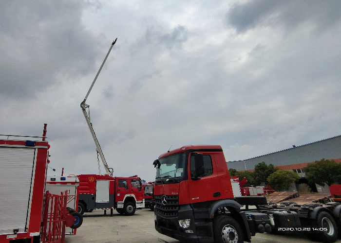 6×4 Drive Shock Reducing Rubber Water Tower Fire Truck