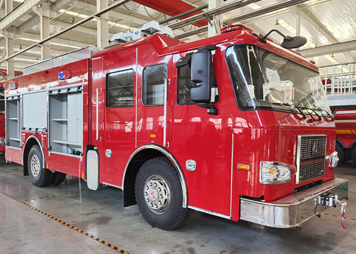 4x2 Drive 6 Seats Motorized Fire Truck 14990kg Load