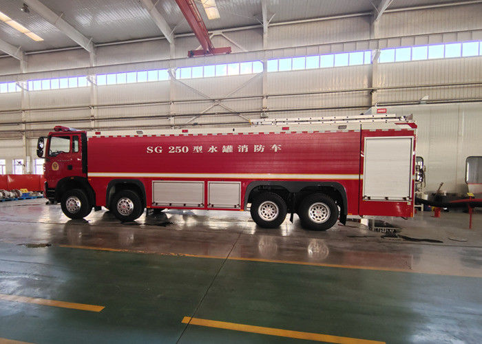 Heavy Duty 25m Spray Range 18550L Water Tanker Fire Truck 8x4 Chassis Sinotruk