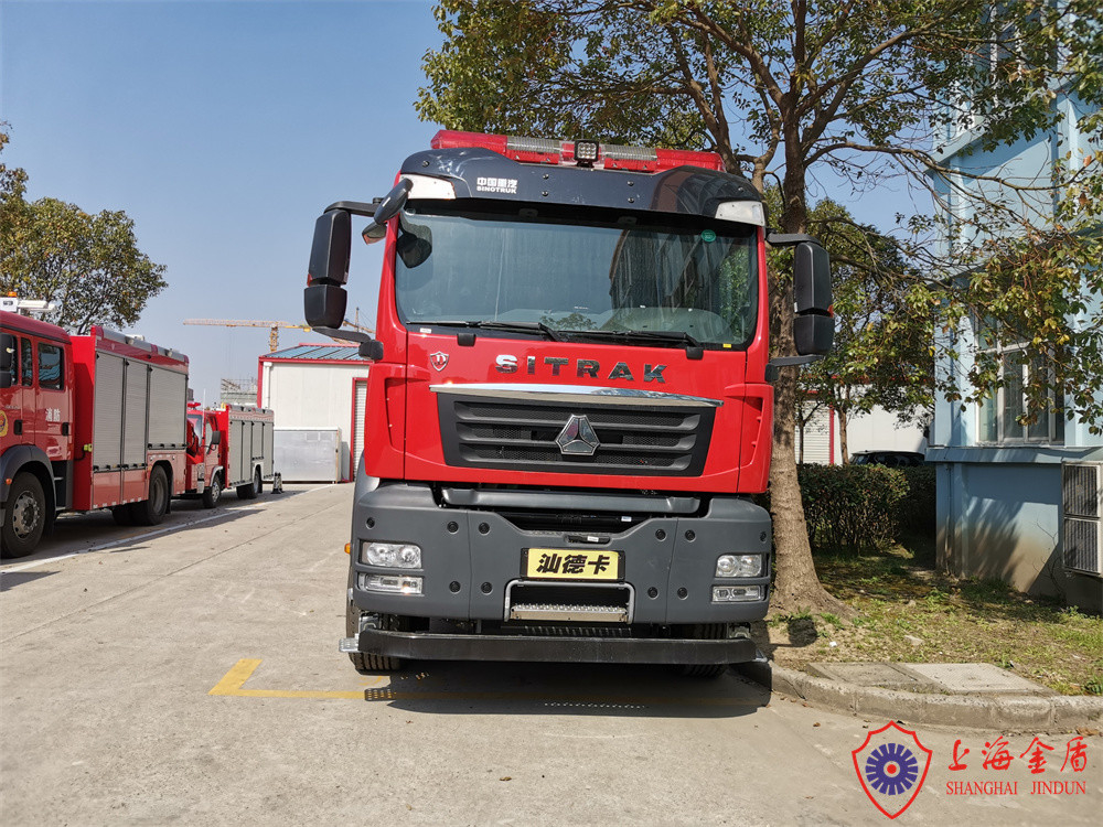 6x4 Drive Lengthen Cab Foam Tender Fire Truck With 11000kg 276kw Engine