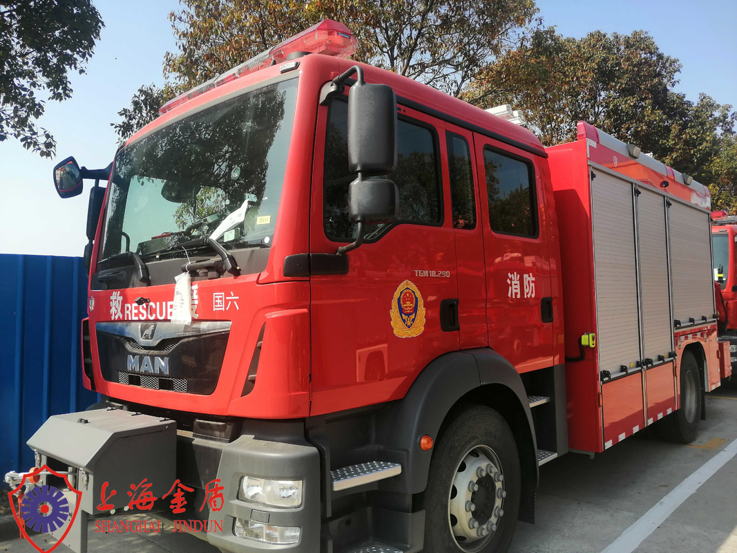 4x2 Drive 213kw Emergency Rescue Fire Truck Equipped 100 Pieces Salvage Tools